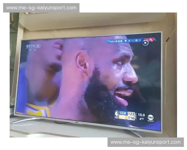 巅峰与传承的交响：2017年勇士VS湖人，那场被时光铭记的紫色与金色博弈